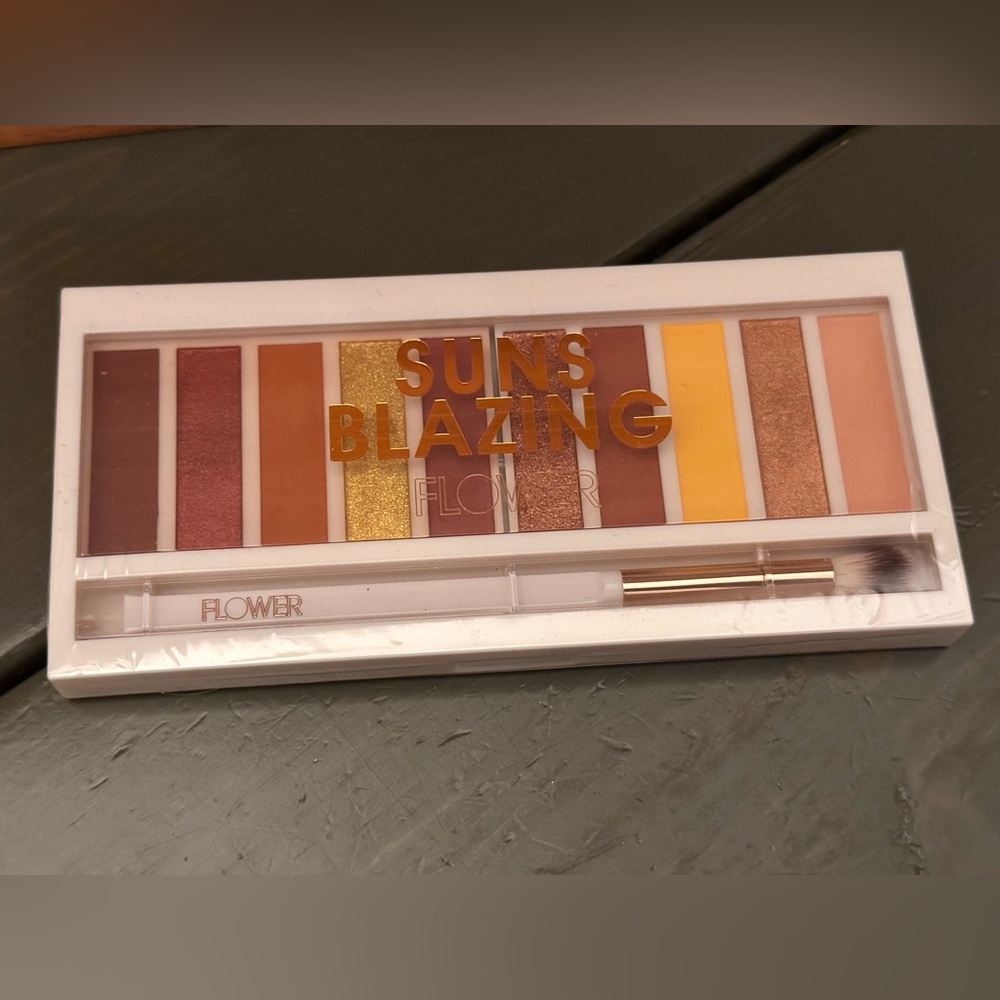FLOWER Beauty Eyeshadow Palette "Suns Blazing"